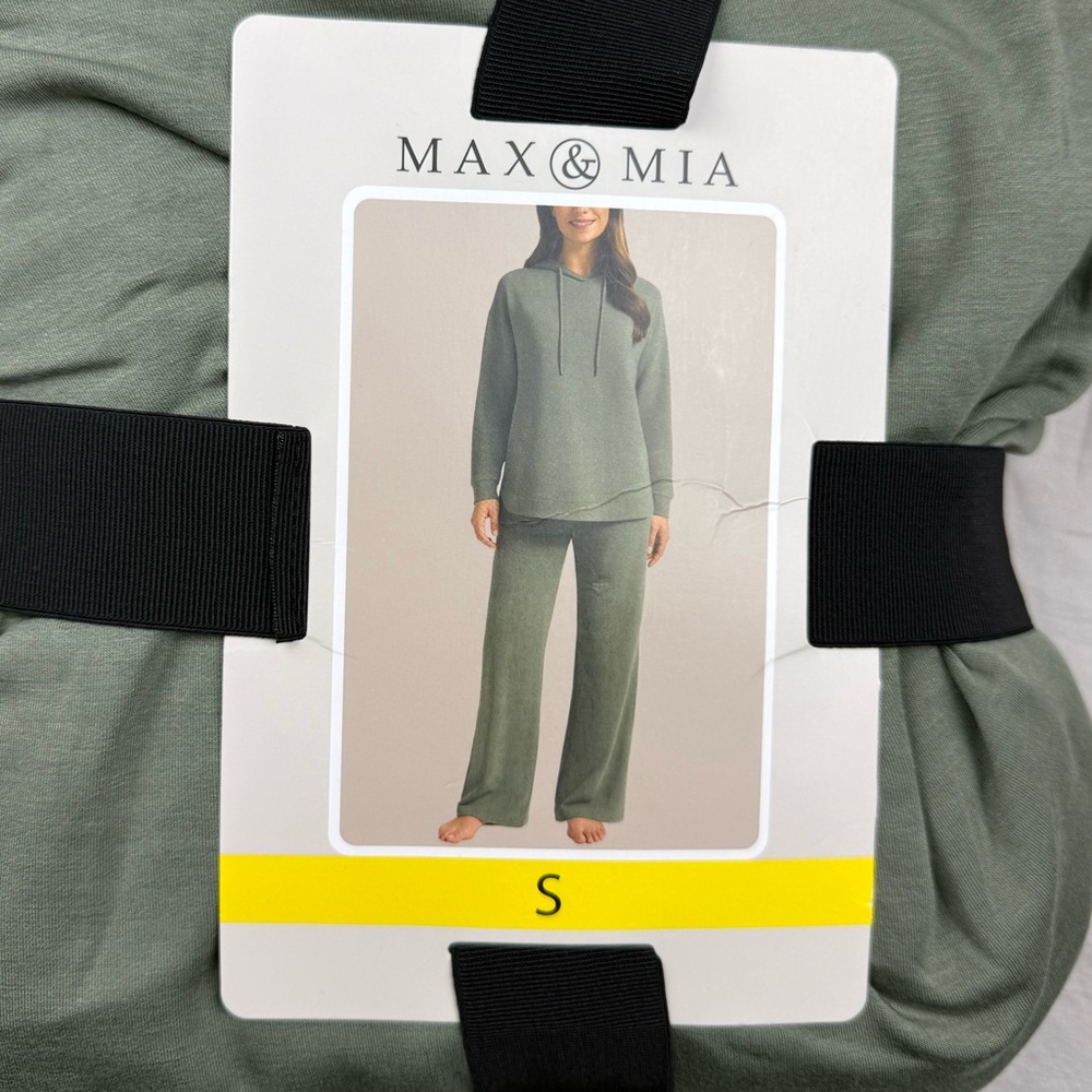 Max & Mia Green Lounge Set New size small